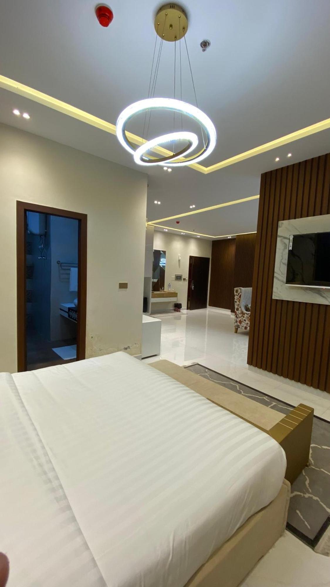 Pavilion Suites - Premium Aparthotel In Bahria Town Ραβαλπίντι Εξωτερικό φωτογραφία